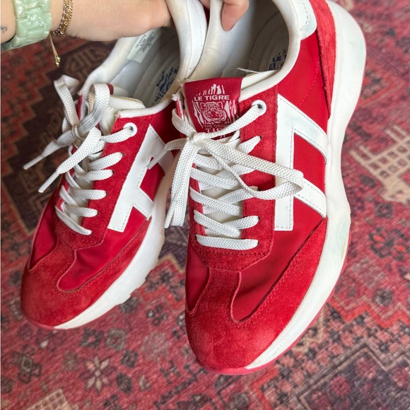 Le Tigre Red Sneakers 6.5 - Picture 3 of 5